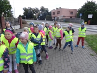 Zdjęcie: POZNAJEMY ZASADY RUCHU DROGOWEGO