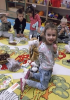 Zdjęcie: MAŁY MIŚ BUNI POZNAJE GRZYBY