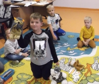 Zdjęcie: MAŁY MIŚ BUNI POZNAJE GRZYBY