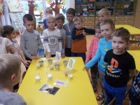 Zdjęcie: CO Z CZEGO OTRZYMUJEMY