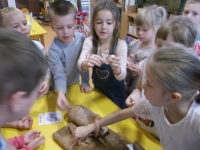 Zdjęcie: CO Z CZEGO OTRZYMUJEMY