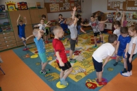 Zdjęcie: GIMNASTYKA Z MUZYKĄ