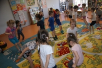 Zdjęcie: GIMNASTYKA Z MUZYKĄ