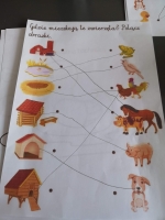 Zdjęcie: Prace domowe dzieci - na wiejskim podwórku