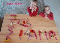 Zdjęcie: PRACUJEMY W DOMU