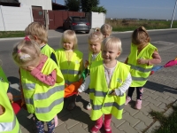 Zdjęcie: POZNAJEMY ZASADY RUCHU DROGOWEGO