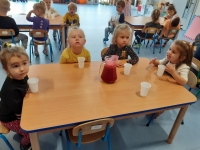 Zdjęcie: Tygryski zapraszają na soczek