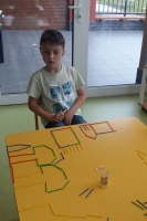 Zdjęcie: ZABAWY Z PATYCZKAMI