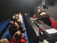 Zdjęcie: z wizytą w Teatrze Miejskim w Lesznie