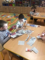 Zdjęcie: Gazetowy łańcuch