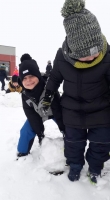 Zdjęcie: Zabawy na śniegu.