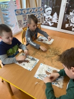 Zdjęcie: Paśnik- stołówka leśnych zwierząt.