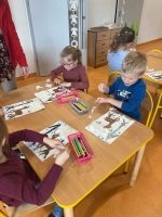 Zdjęcie: Paśnik- stołówka leśnych zwierząt.