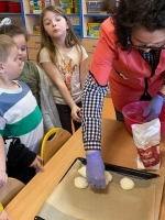 Zdjęcie: Pieczemy bułeczki.