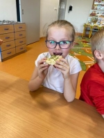 Zdjęcie: Pieczemy bułeczki.
