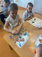 Zdjęcie: Zajęcia plastyczne z gliną.