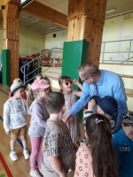 Zdjęcie: Z wizytą w Szkole Podstawowej w Święciechowie.