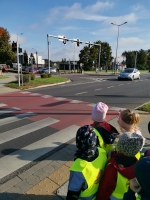 Zdjęcie: POZNAJEMY ZASADY RUCHU DROGOWEGO