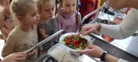 Zdjęcie: Z WIZYTĄ W PRZEDSZKOLNEJ KUCHNI
