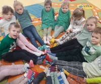 Zdjęcie: PIERWSZY DZIEŃ WIOSNY, DZIEŃ KOLOROWEJ SKARPETKI