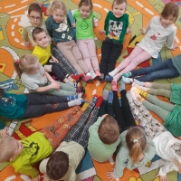 Zdjęcie: PIERWSZY DZIEŃ WIOSNY, DZIEŃ KOLOROWEJ SKARPETKI