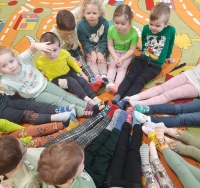Zdjęcie: PIERWSZY DZIEŃ WIOSNY, DZIEŃ KOLOROWEJ SKARPETKI