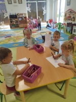 Zdjęcie: Nasze zabawy w sali i na placu zabaw