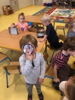 Zdjęcie: Mali odkrywcy.