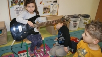 Zdjęcie: PRZYGODA Z GITARĄ