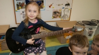 Zdjęcie: PRZYGODA Z GITARĄ