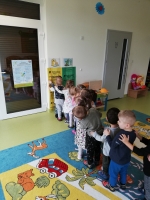 Zdjęcie: Dbamy o środowisko segregujemy śmieci